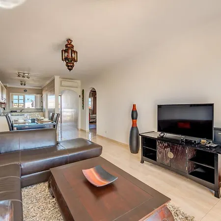 Algarsun - Idealy Situated With Modern Comfort 아파트 알부페이라