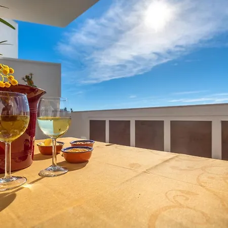 아파트 Algarsun - Idealy Situated With Modern Comfort 알부페이라