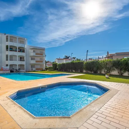 Algarsun - Idealy Situated With Modern Comfort 아파트 알부페이라