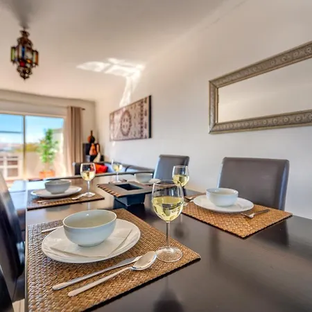 Appartement Algarsun - Idealy Situated With Modern Comfort