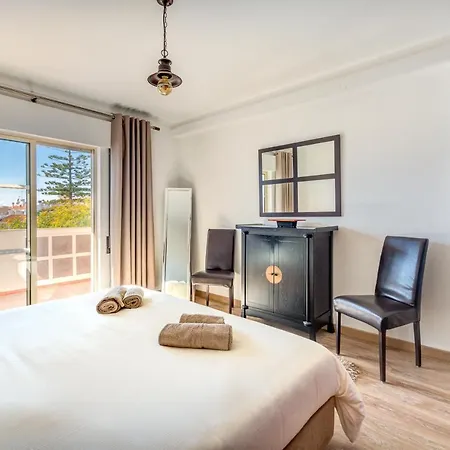 Algarsun - Idealy Situated With Modern Comfort *