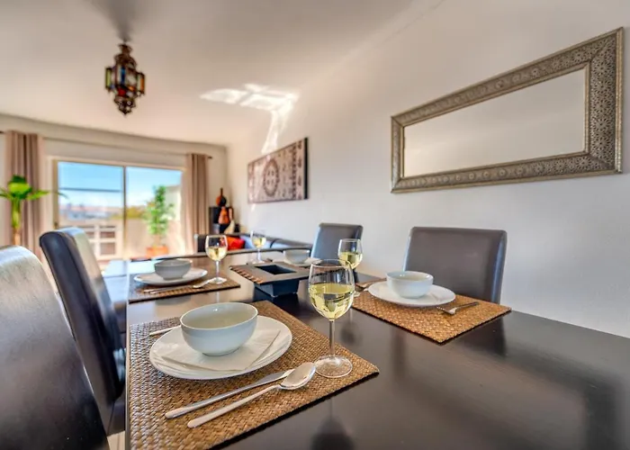 Apartment Algarsun - Idealy Situated With Modern Comfort