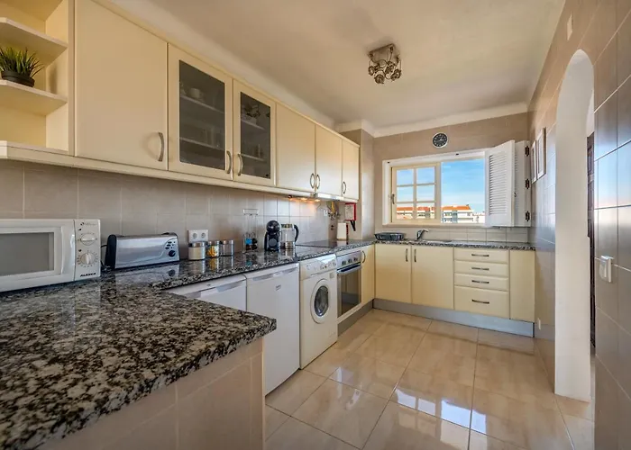 Algarsun - Idealy Situated With Modern Comfort Apartment Albufeira