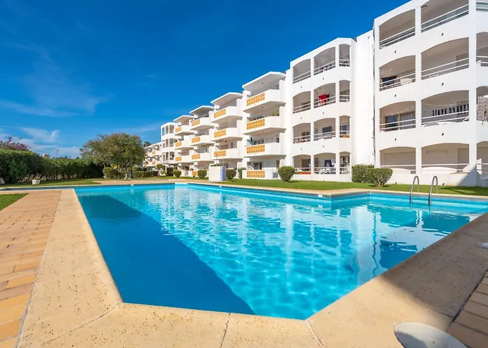 Algarsun - Idealy Situated With Modern Comfort Apartment Albufeira