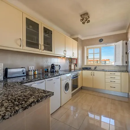 Algarsun - Idealy Situated With Modern Comfort Διαμέρισμα Αλμπουφέιρα