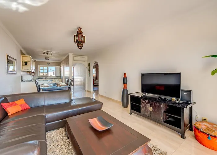 Algarsun - Idealy Situated With Modern Comfort Appartement Albufeira