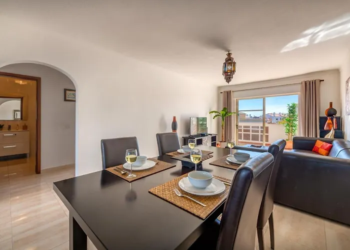 Appartement Algarsun - Idealy Situated With Modern Comfort