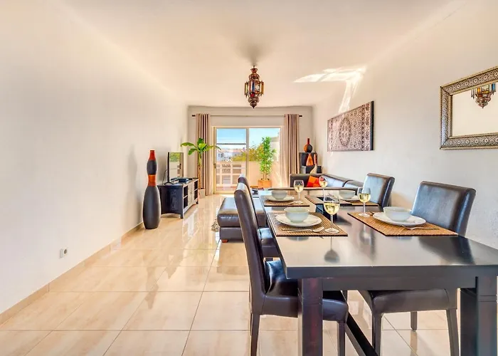 Algarsun - Idealy Situated With Modern Comfort *