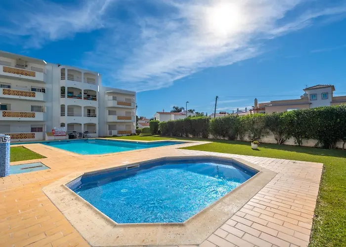 Algarsun - Idealy Situated With Modern Comfort Appartement Albufeira